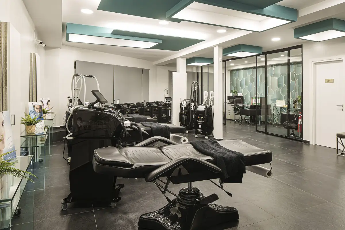 La sala dell'estetica avanzata con le apparecchiature
